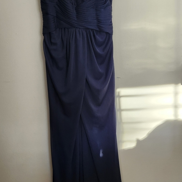 Lovely Navy gown only used one time !It Navy blue colorIt's really a gorgeous!! - Picture 1 of 12